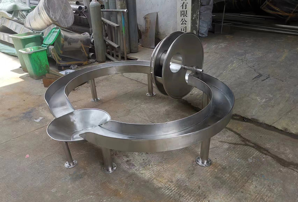 圆盘戏水取水器